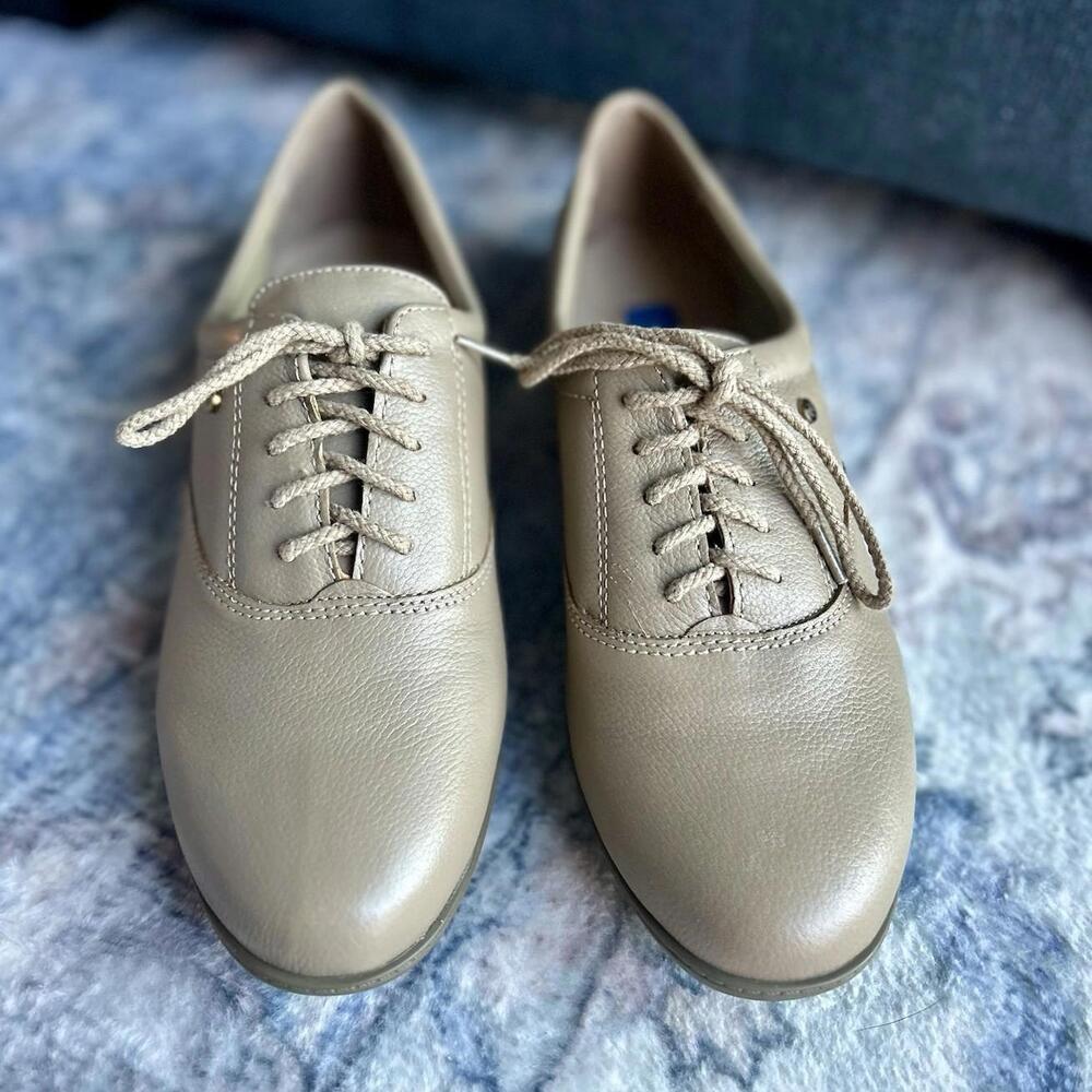 Easy Spirit Motion Women’s Leather Oxford Sneakers Size  10 Wheat Color